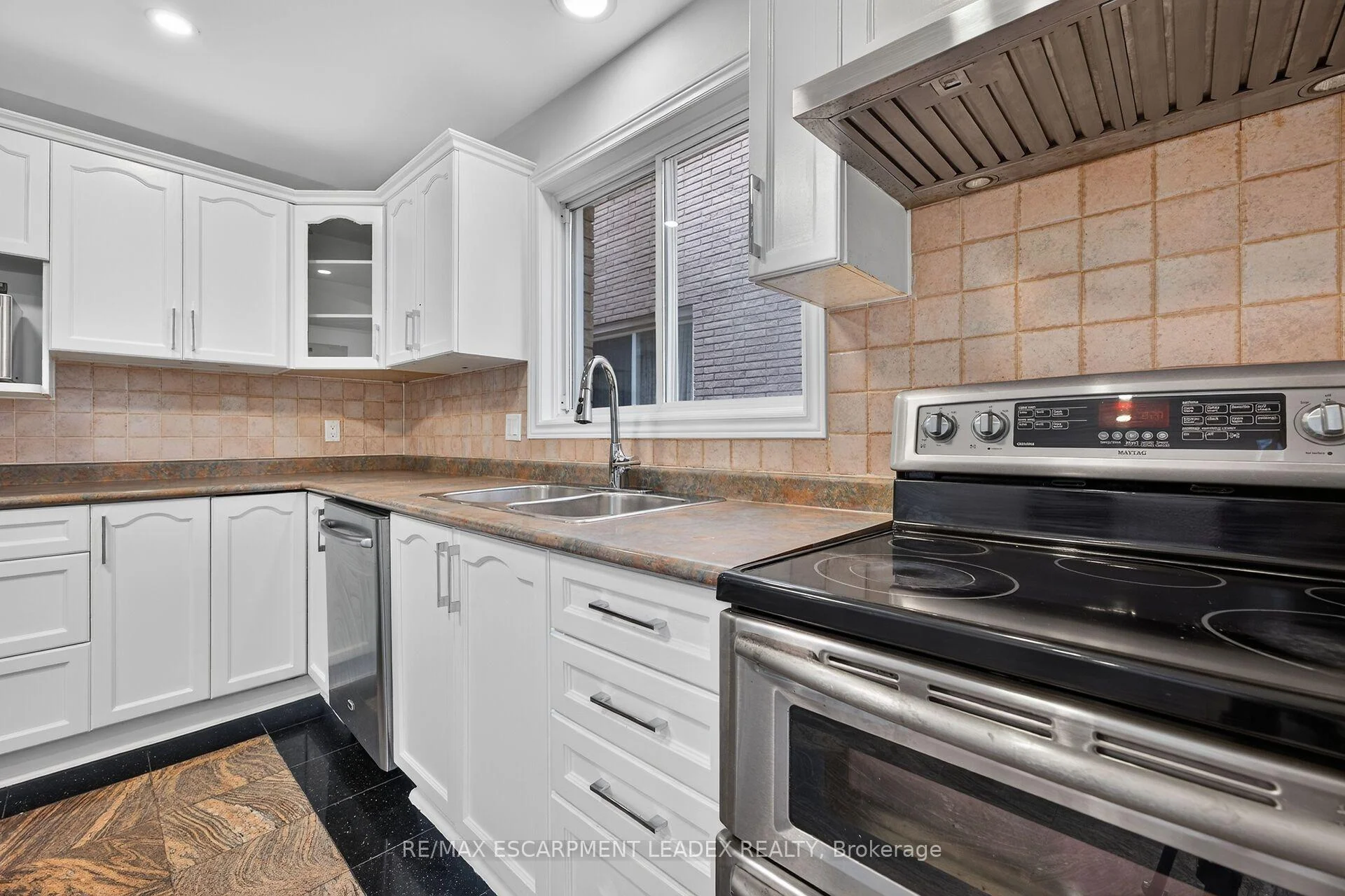 Photo 18 of 1429 Upper Sherman Avenue, Hamilton, Rushdale — HOMEH