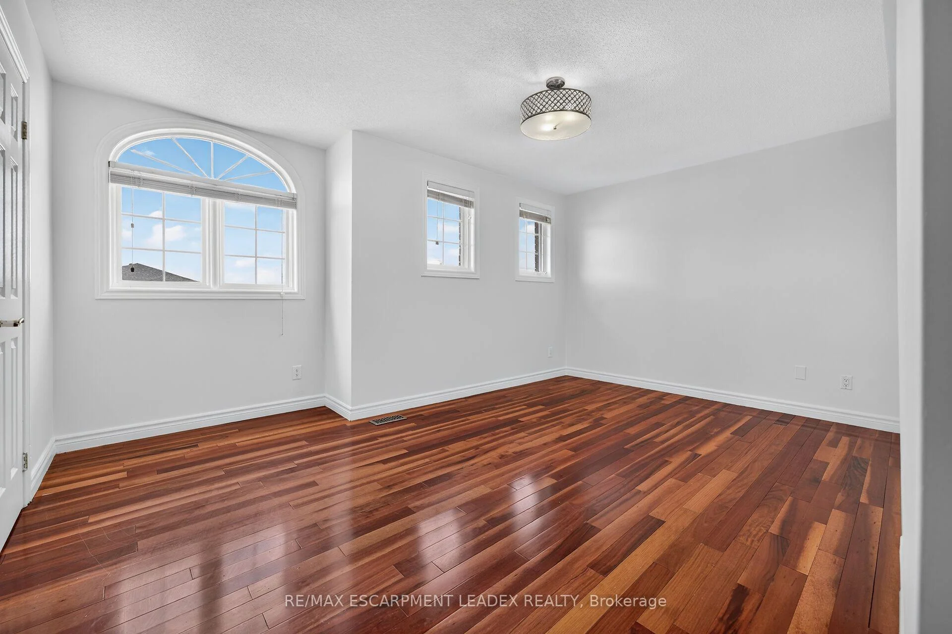 Photo 48 of 1429 Upper Sherman Avenue, Hamilton, Rushdale — HOMEH