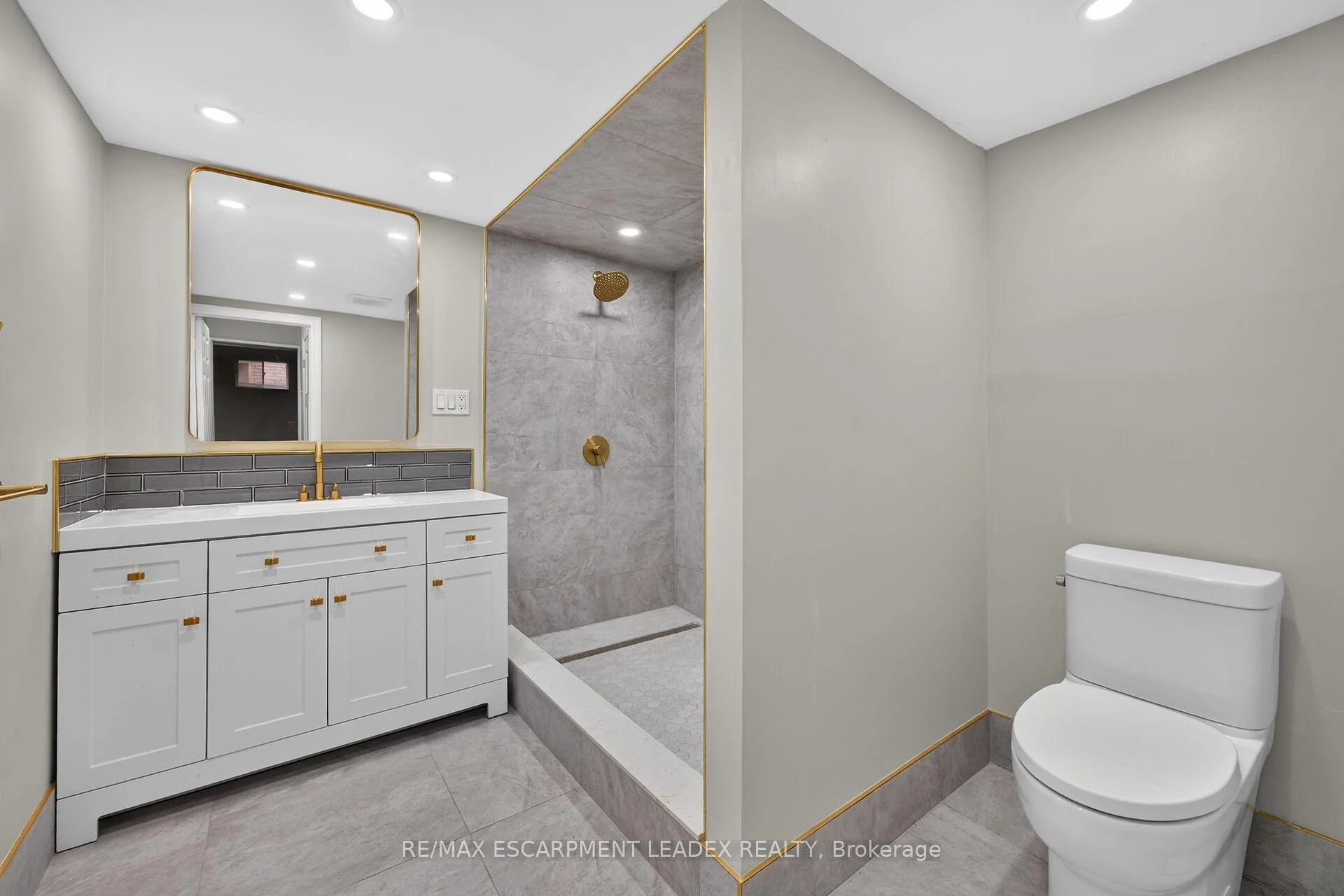 Photo 65 of 1429 Upper Sherman Avenue, Hamilton, Rushdale — HOMEH