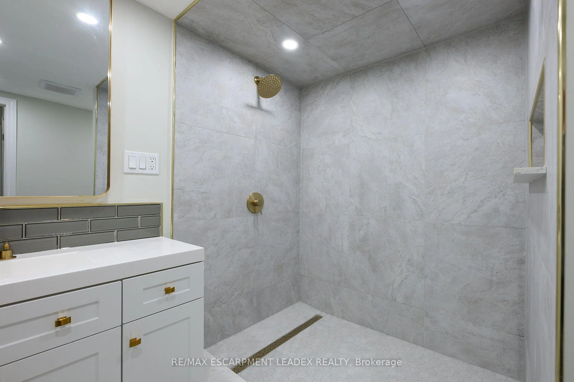 Photo 73 of 1429 Upper Sherman Avenue, Hamilton, Rushdale — HOMEH