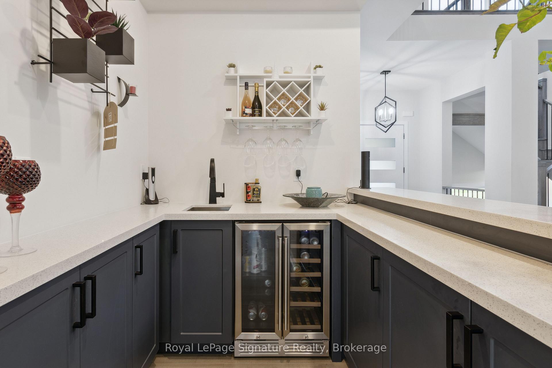 Photo 4 of 102 Stoneleigh Drive, Blue Mountains — HOMEH