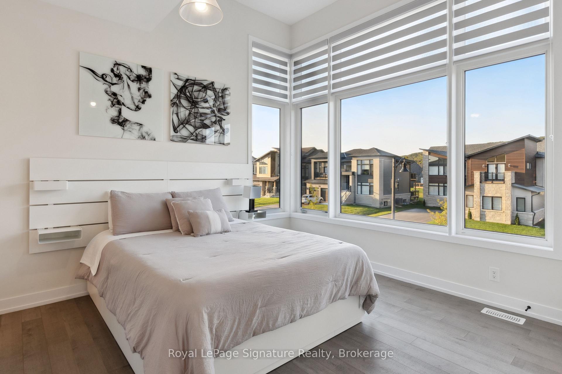 Photo 19 of 102 Stoneleigh Drive, Blue Mountains — HOMEH