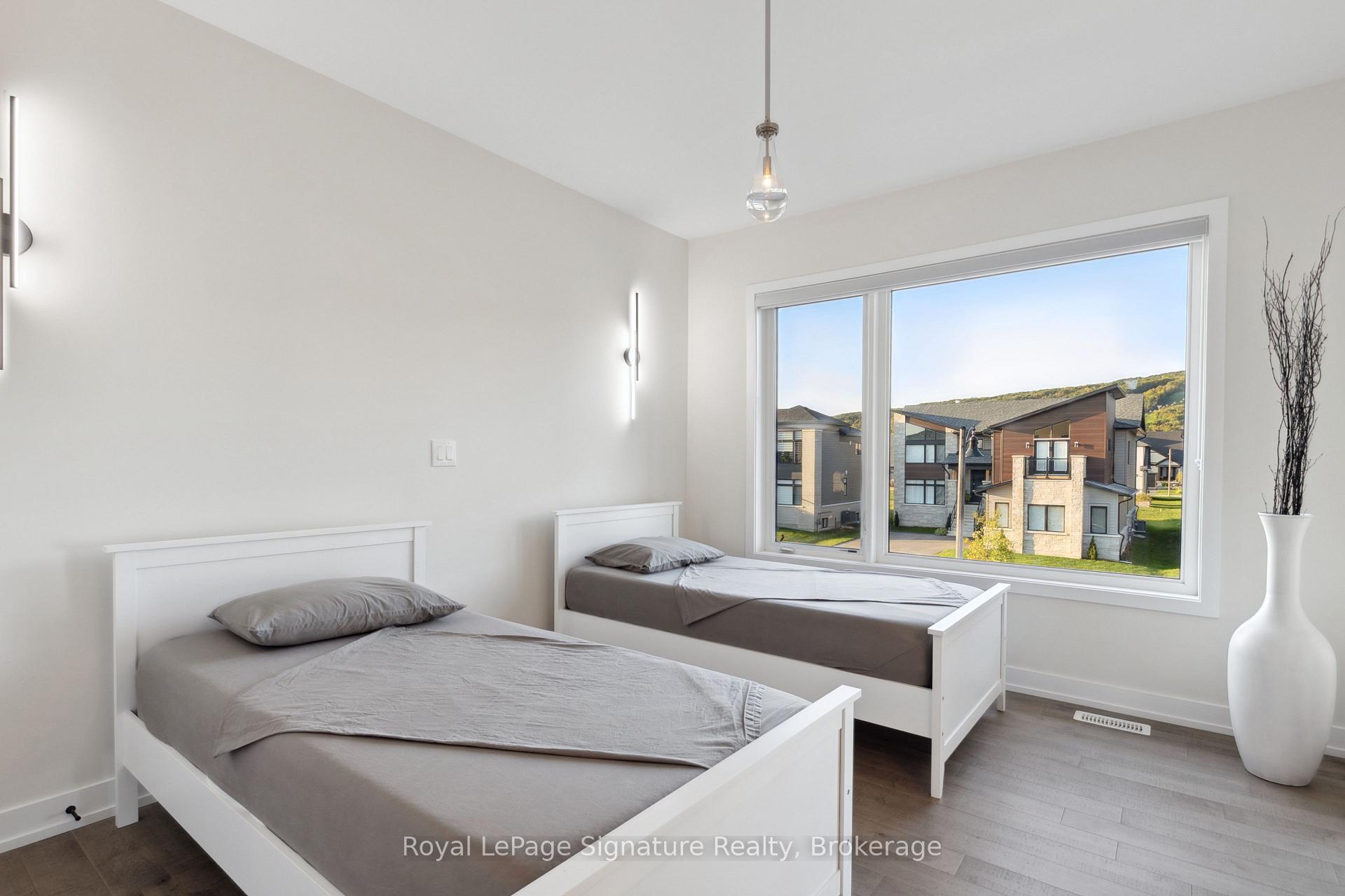 Photo 21 of 102 Stoneleigh Drive, Blue Mountains — HOMEH
