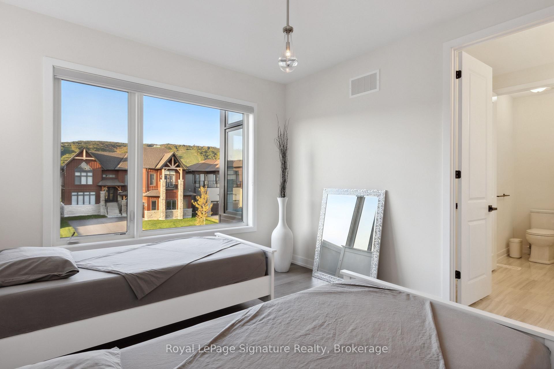 Photo 22 of 102 Stoneleigh Drive, Blue Mountains — HOMEH