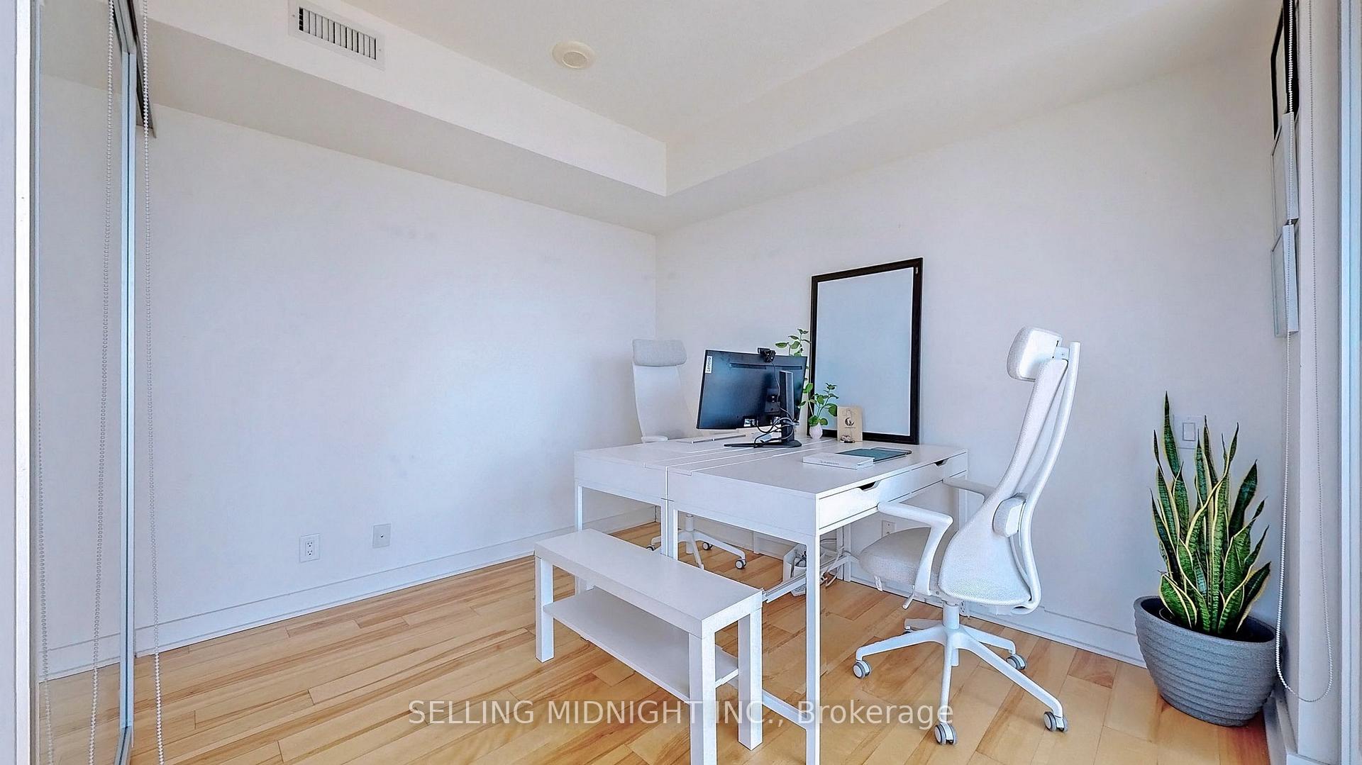 Photo 14 of Unit 540, 5 Hanna Avenue, Toronto, Niagara — HOMEH