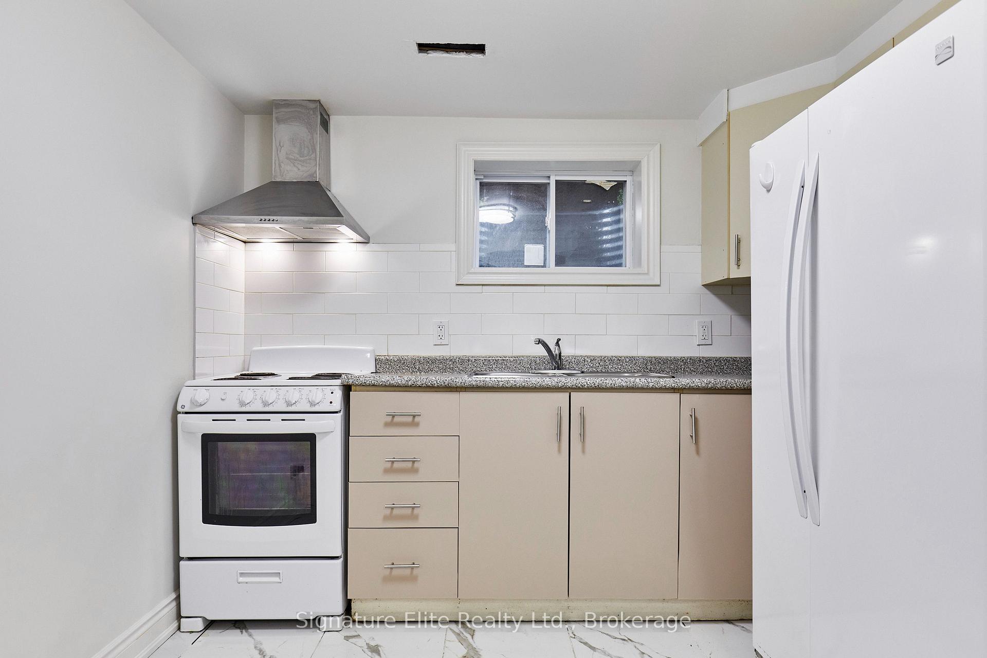 Photo 8 of Unit Bsmt, 37 Tarsus Crescent, Scarborough, Highland Creek — HOMEH