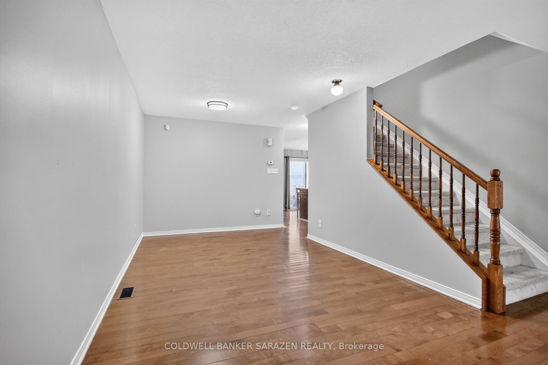 Photo 6 of 111 Harbour View Street, Ottawa, Barrhaven - Strandherd — HOMEH