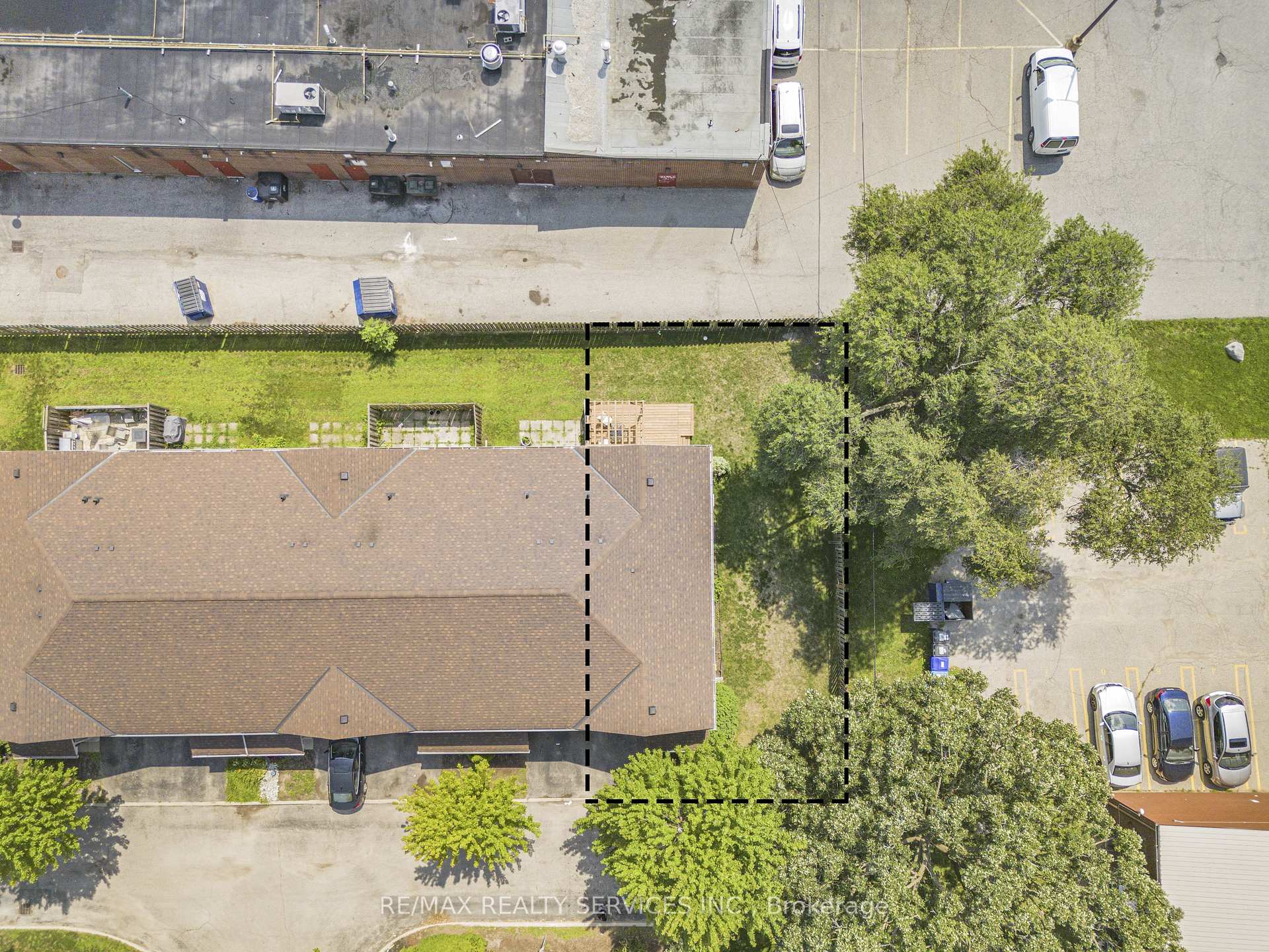 Photo 5 of Unit 17, 120 Dudhope Avenue, Cambridge, Christopher-Champlain — HOMEH