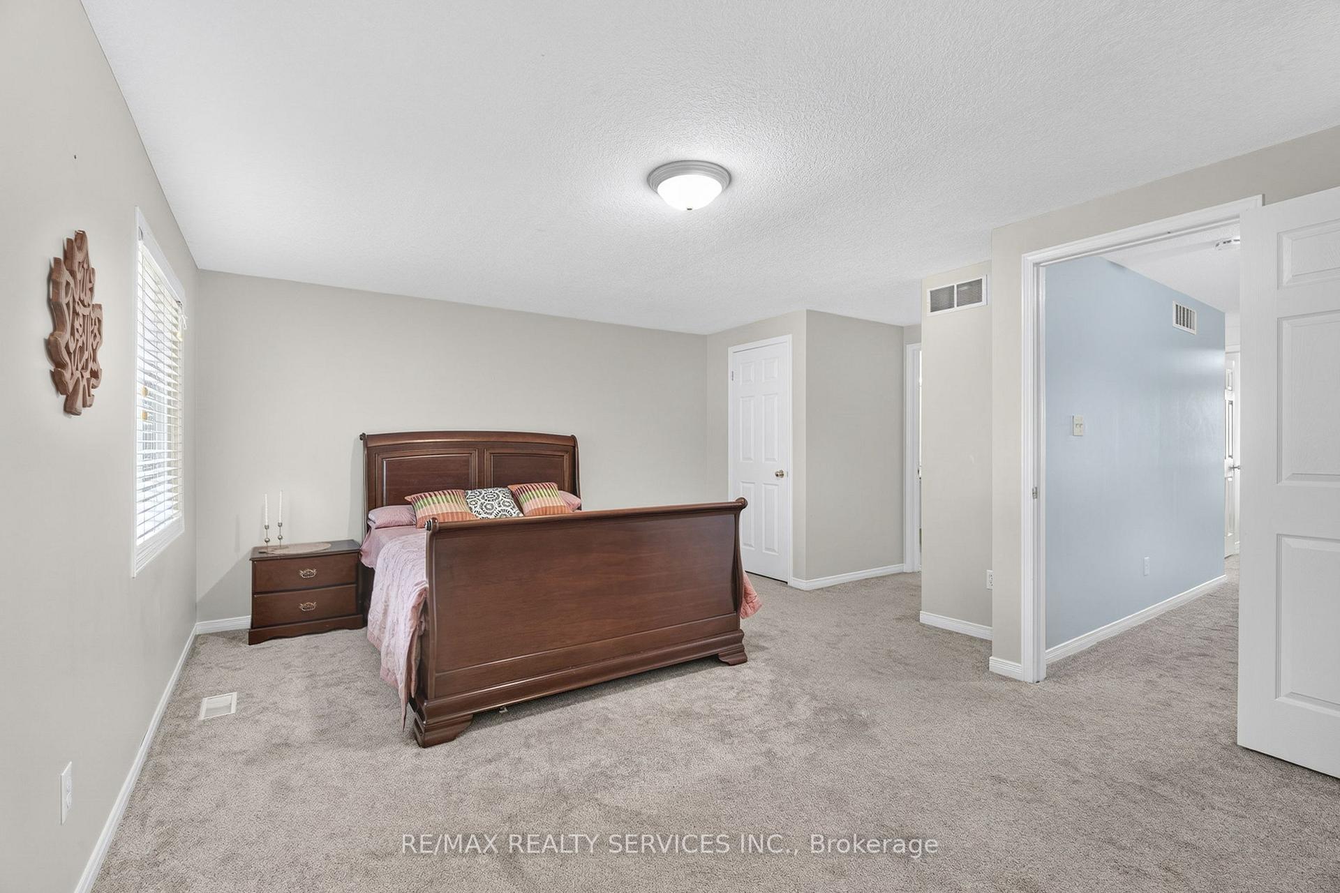 Photo 21 of Unit 17, 120 Dudhope Avenue, Cambridge, Christopher-Champlain — HOMEH