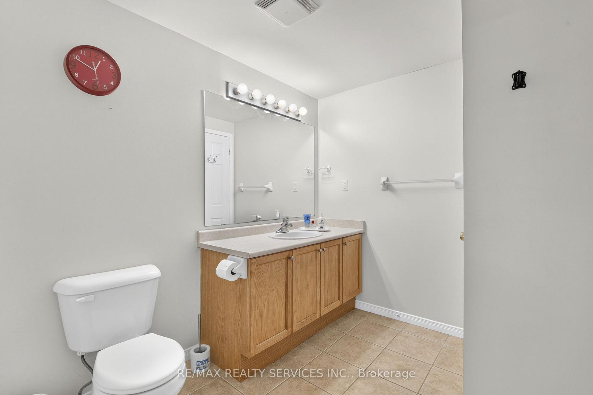 Photo 24 of Unit 17, 120 Dudhope Avenue, Cambridge, Christopher-Champlain — HOMEH