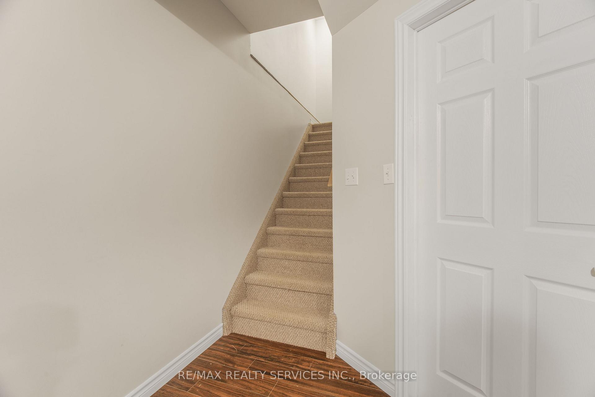 Photo 31 of Unit 17, 120 Dudhope Avenue, Cambridge, Christopher-Champlain — HOMEH