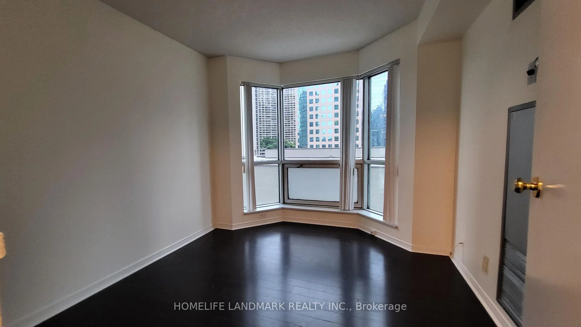 Photo 8 of Unit 611, 10 Queens Quay W, Toronto, Waterfront Communities — HOMEH