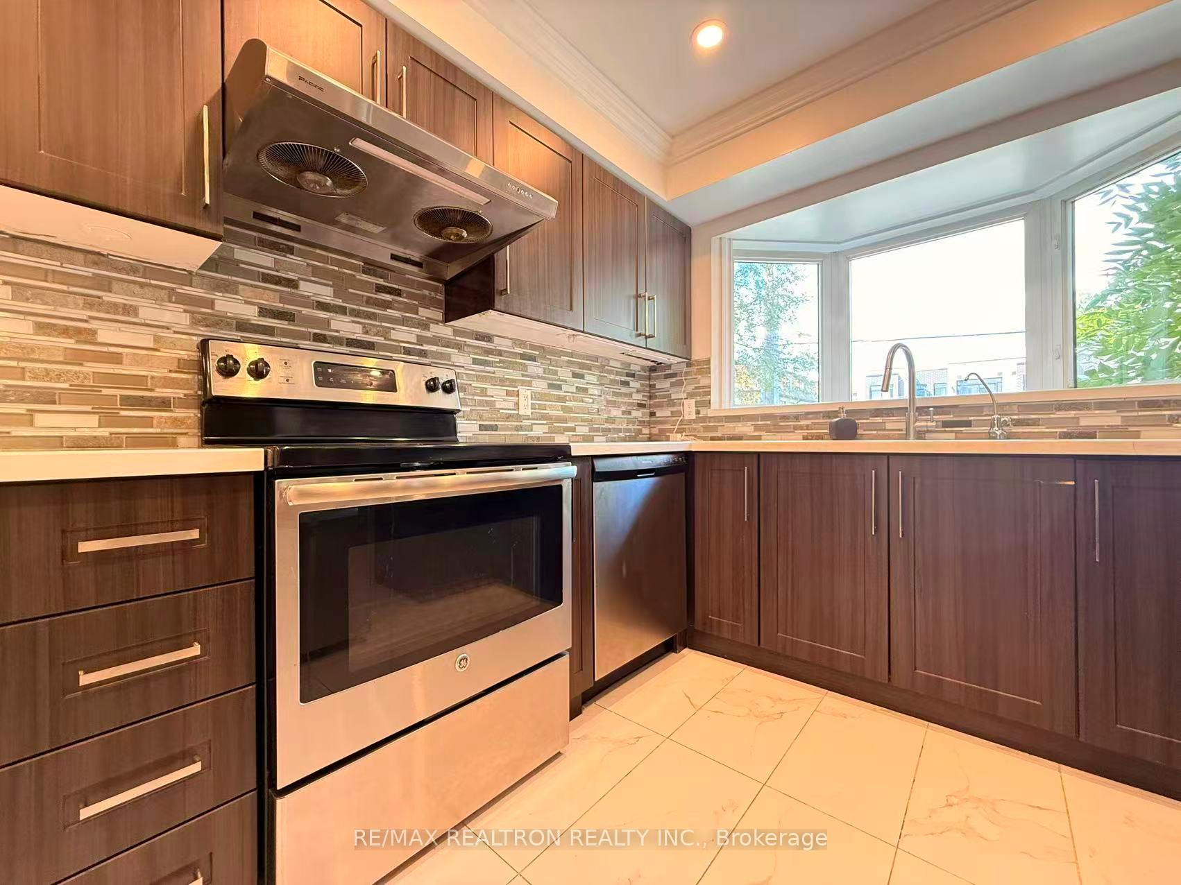 Photo 9 of 269 Finch Avenue E, North York, Willowdale East — HOMEH