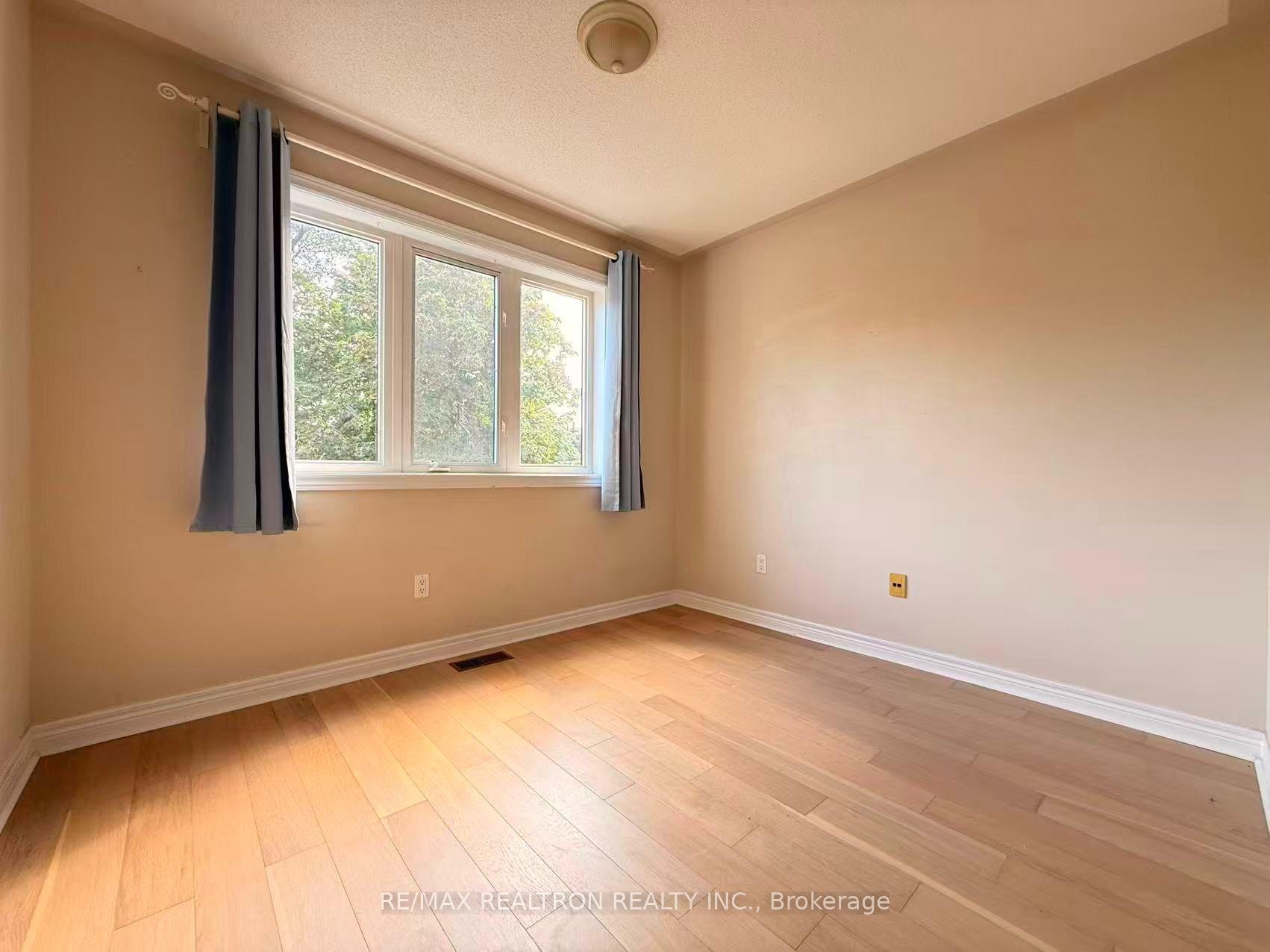 Photo 17 of 269 Finch Avenue E, North York, Willowdale East — HOMEH