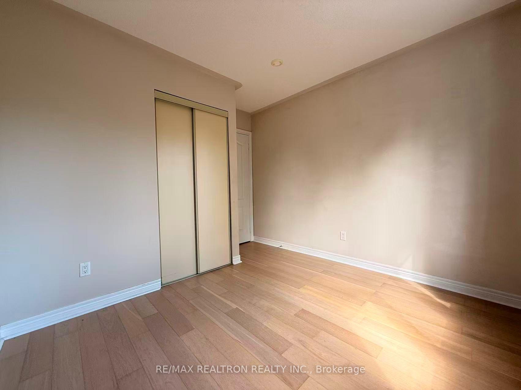 Photo 18 of 269 Finch Avenue E, North York, Willowdale East — HOMEH