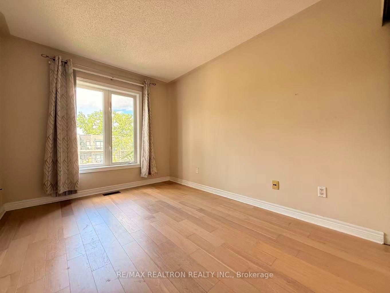 Photo 19 of 269 Finch Avenue E, North York, Willowdale East — HOMEH