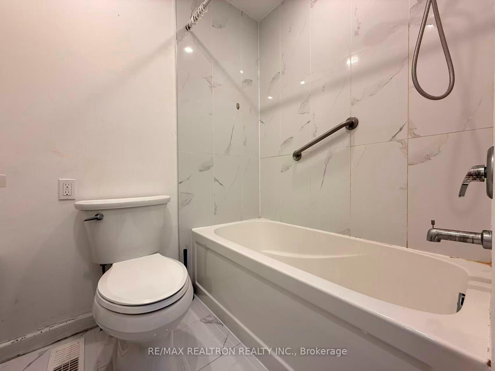 Photo 25 of 269 Finch Avenue E, North York, Willowdale East — HOMEH