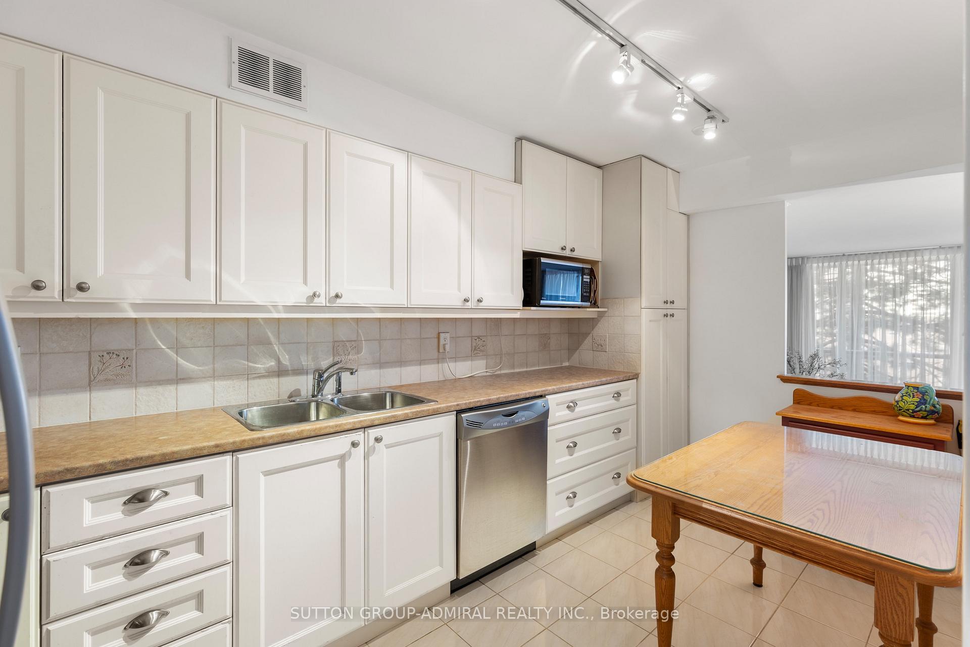 Photo 14 of Unit 503, 31 Four Winds Drive, North York, York University Heights — HOMEH