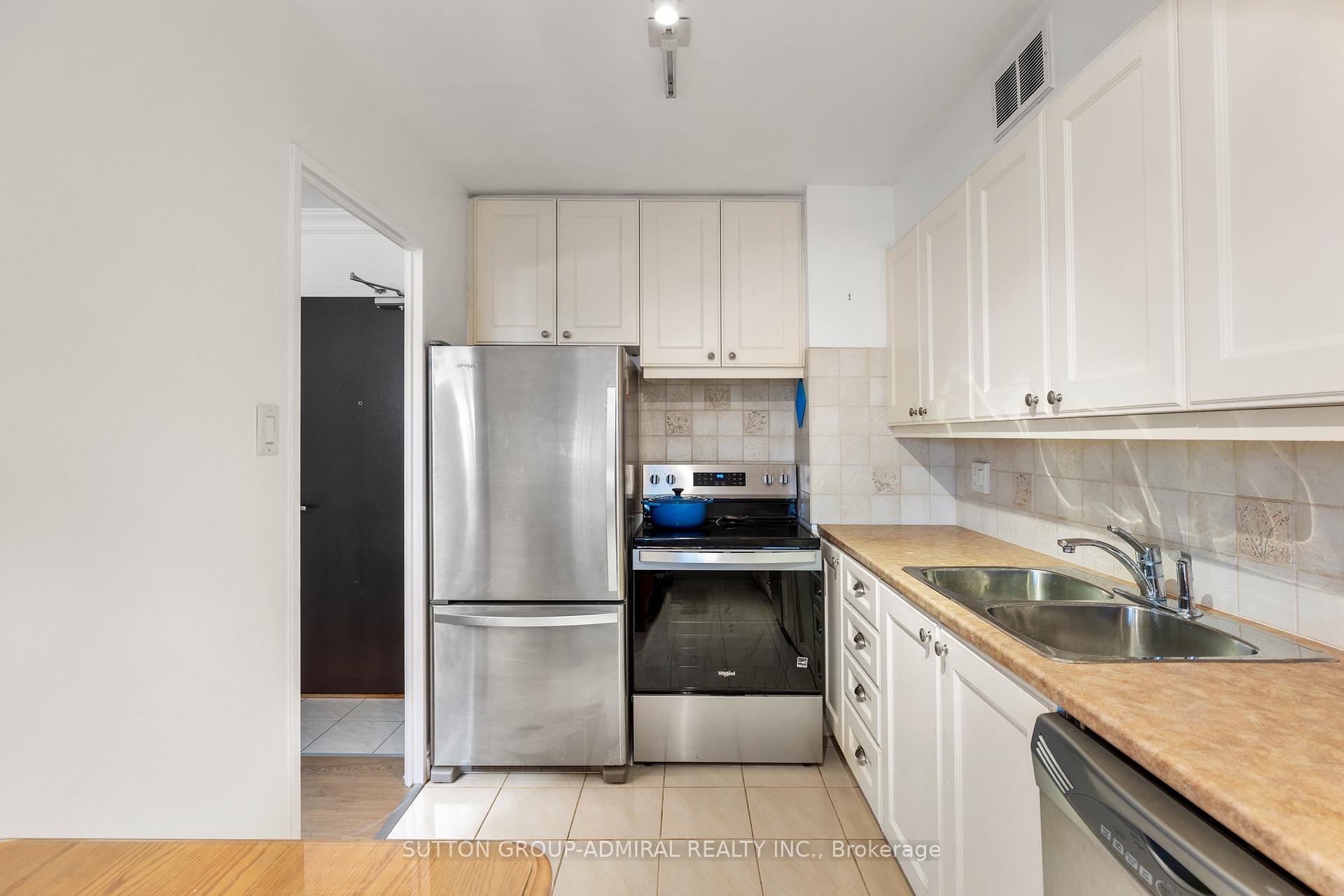 Photo 15 of Unit 503, 31 Four Winds Drive, North York, York University Heights — HOMEH
