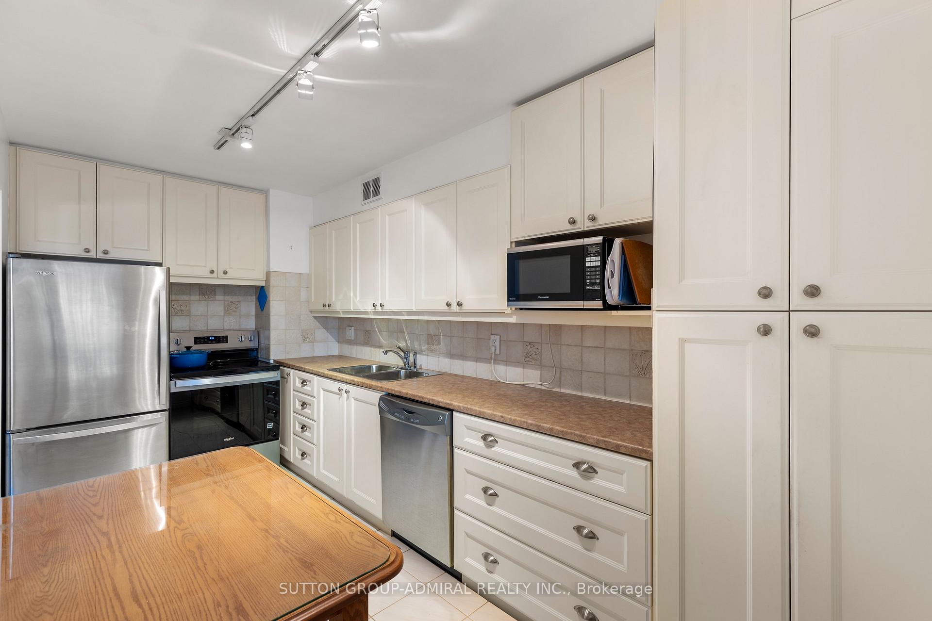 Photo 17 of Unit 503, 31 Four Winds Drive, North York, York University Heights — HOMEH