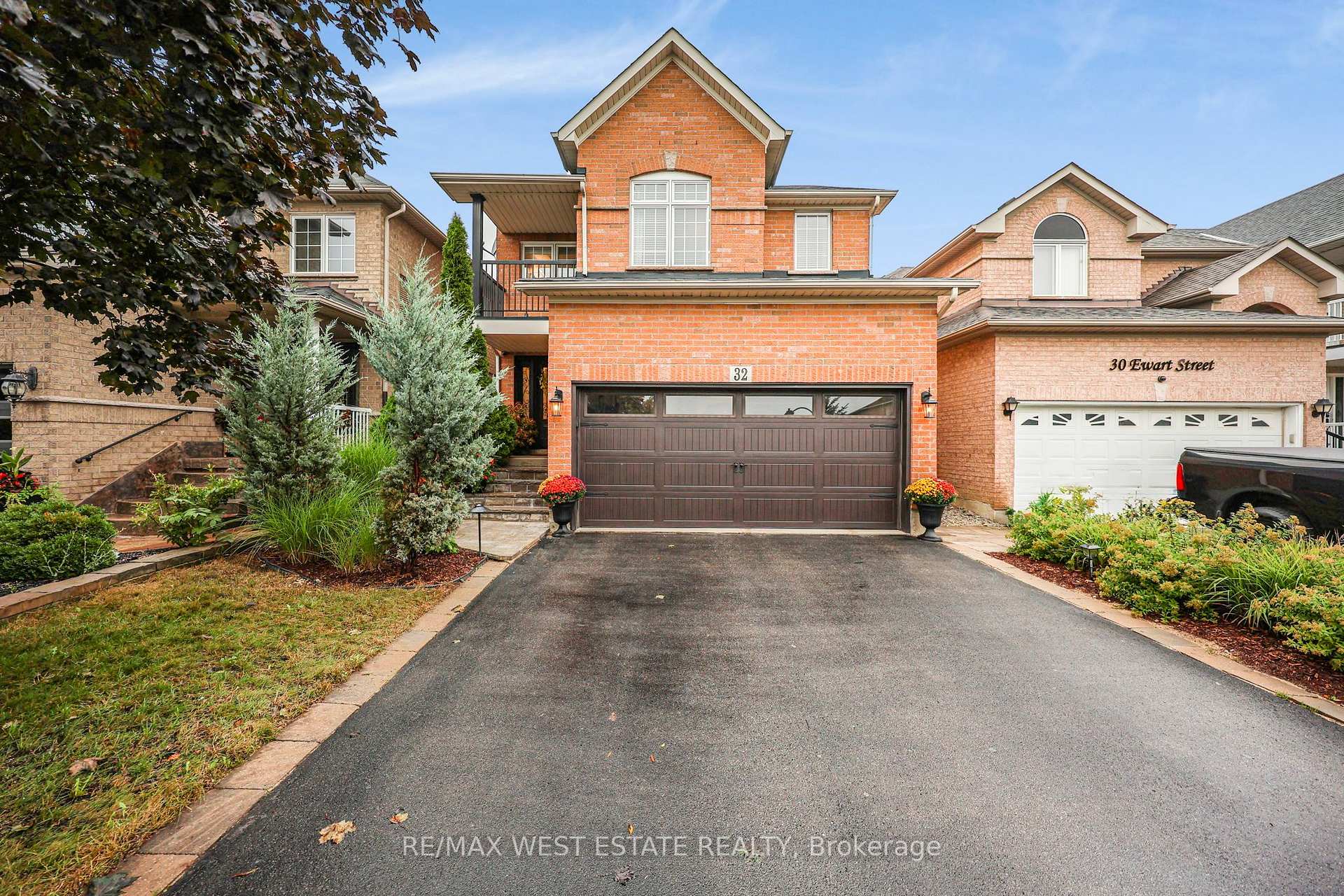 Photo 1 of 32 Ewart Street, Caledon, Bolton North — HOMEH