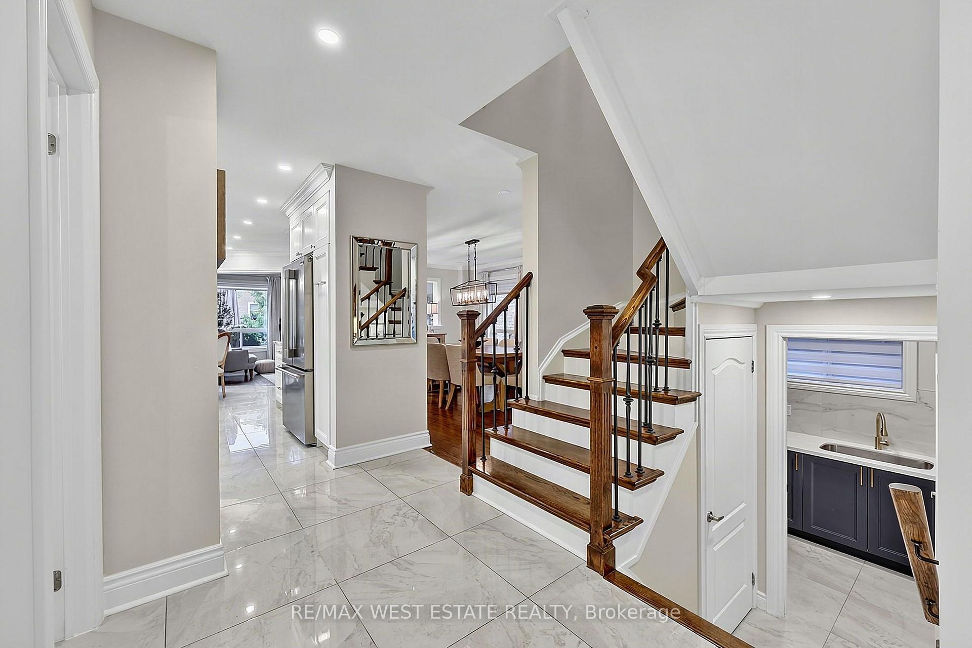 Photo 7 of 32 Ewart Street, Caledon, Bolton North — HOMEH