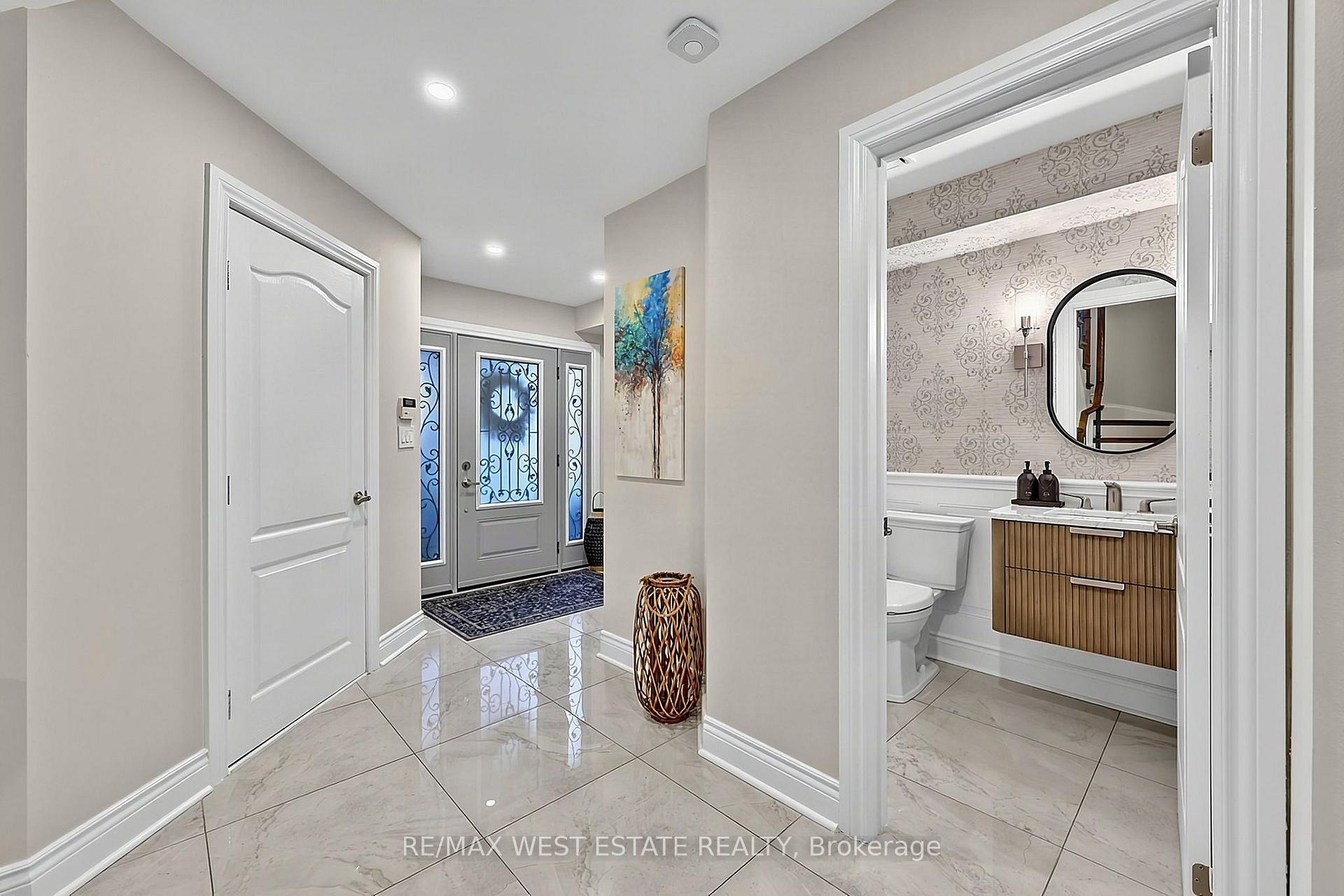 Photo 9 of 32 Ewart Street, Caledon, Bolton North — HOMEH