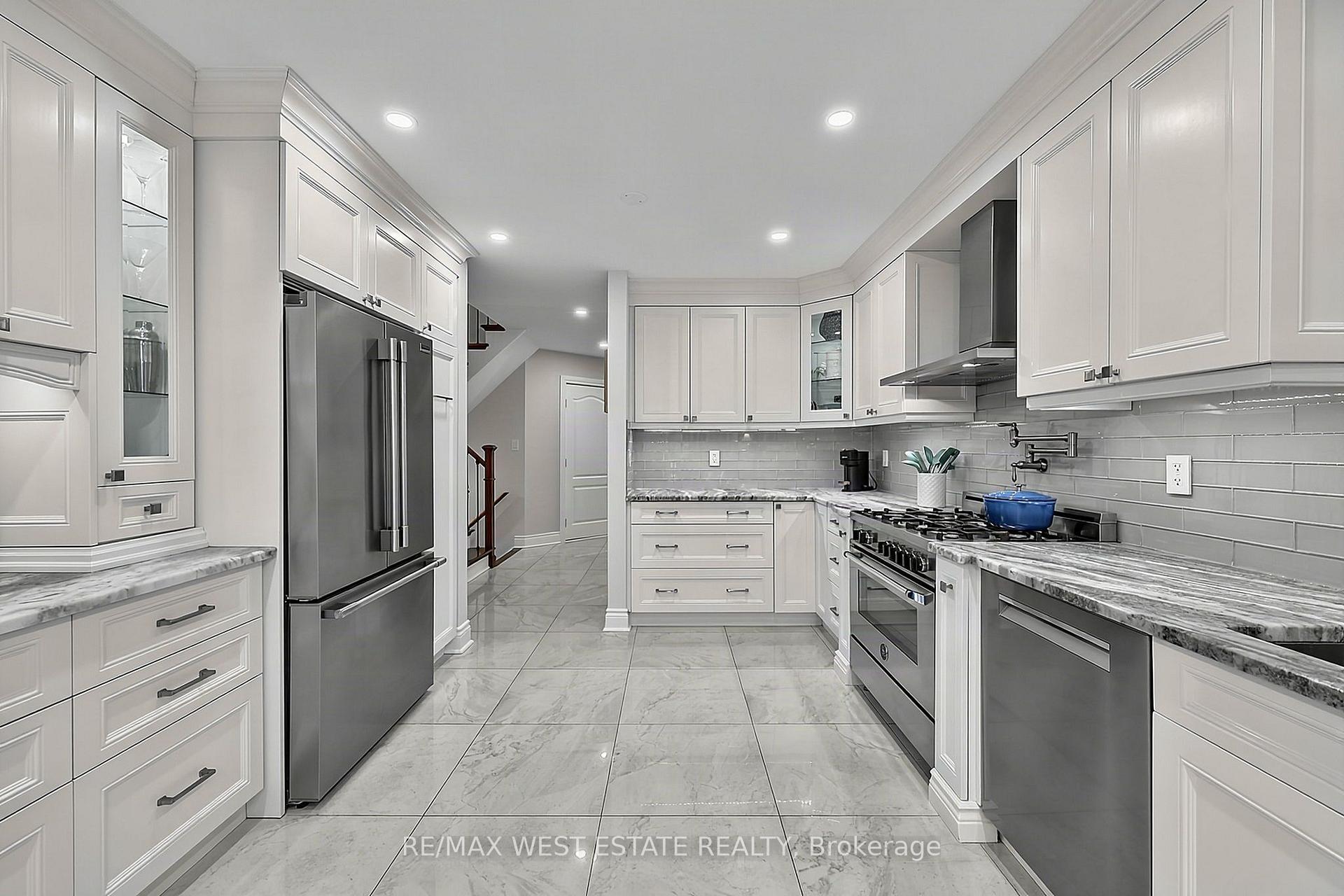Photo 15 of 32 Ewart Street, Caledon, Bolton North — HOMEH