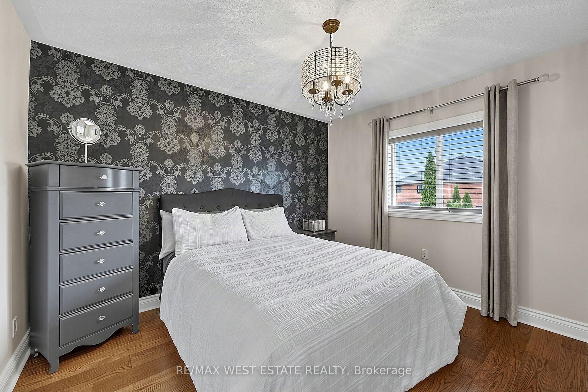 Photo 27 of 32 Ewart Street, Caledon, Bolton North — HOMEH