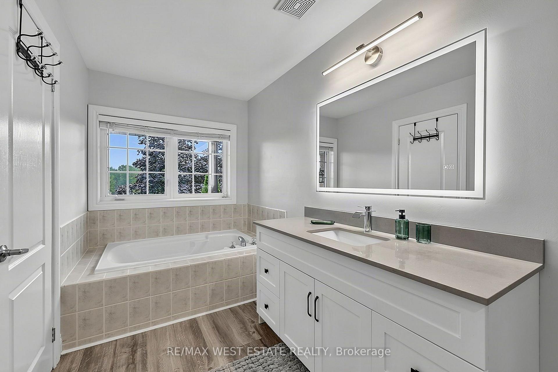 Photo 35 of 32 Ewart Street, Caledon, Bolton North — HOMEH
