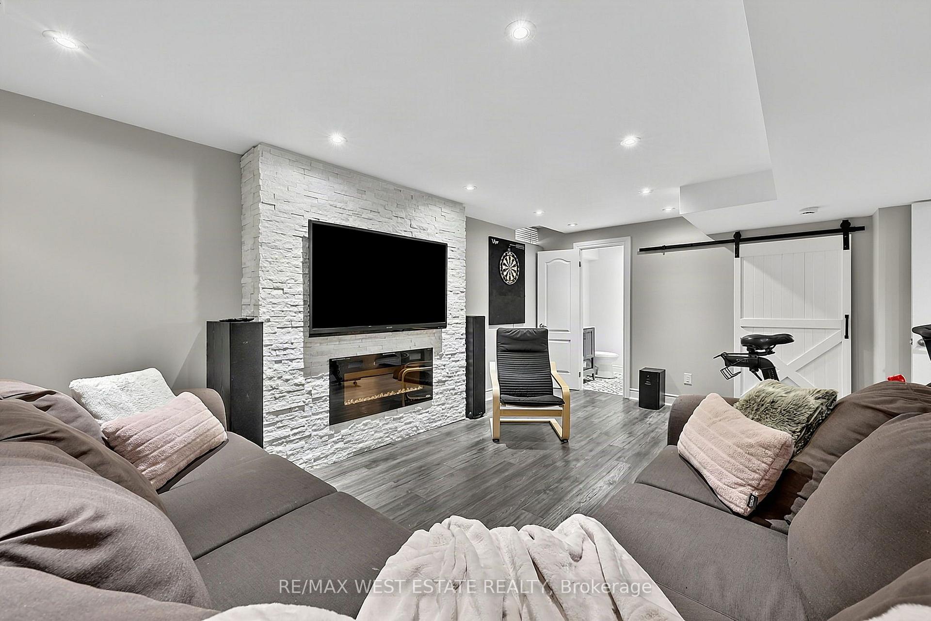Photo 41 of 32 Ewart Street, Caledon, Bolton North — HOMEH