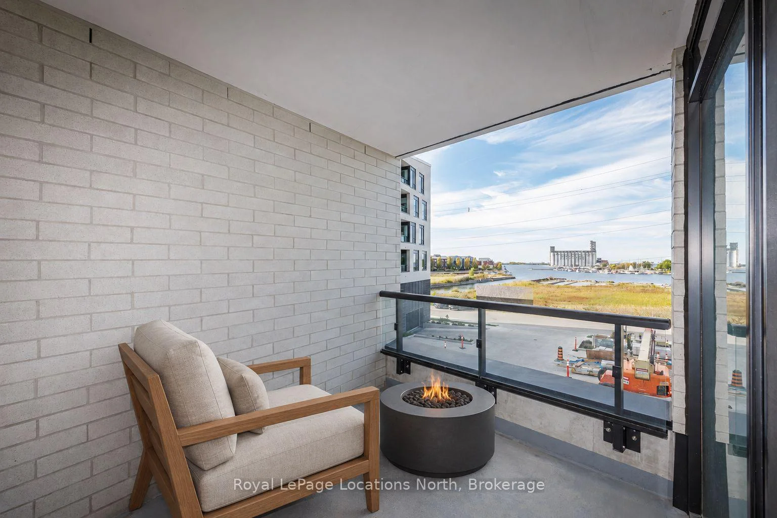 Photo of Unit 203, 31 Huron Street