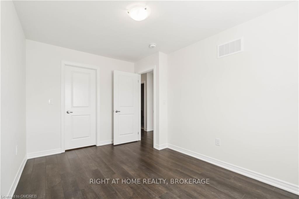 Photo 2 of Unit 8, 40 zinfandel Drive, Hamilton, Fruitland — HOMEH