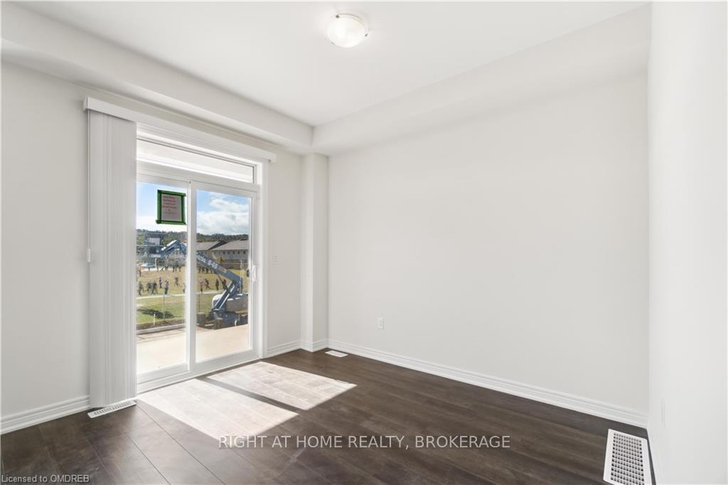 Photo 4 of Unit 8, 40 zinfandel Drive, Hamilton, Fruitland — HOMEH
