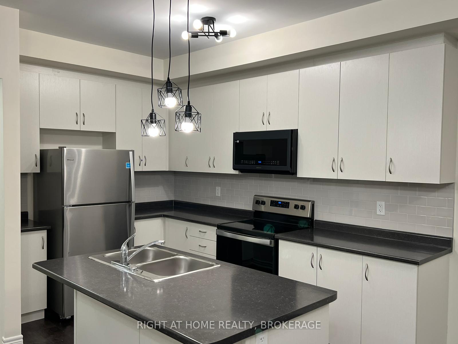 Photo 7 of Unit 8, 40 zinfandel Drive, Hamilton, Fruitland — HOMEH