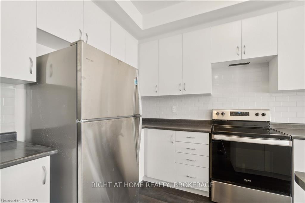 Photo 8 of Unit 8, 40 zinfandel Drive, Hamilton, Fruitland — HOMEH