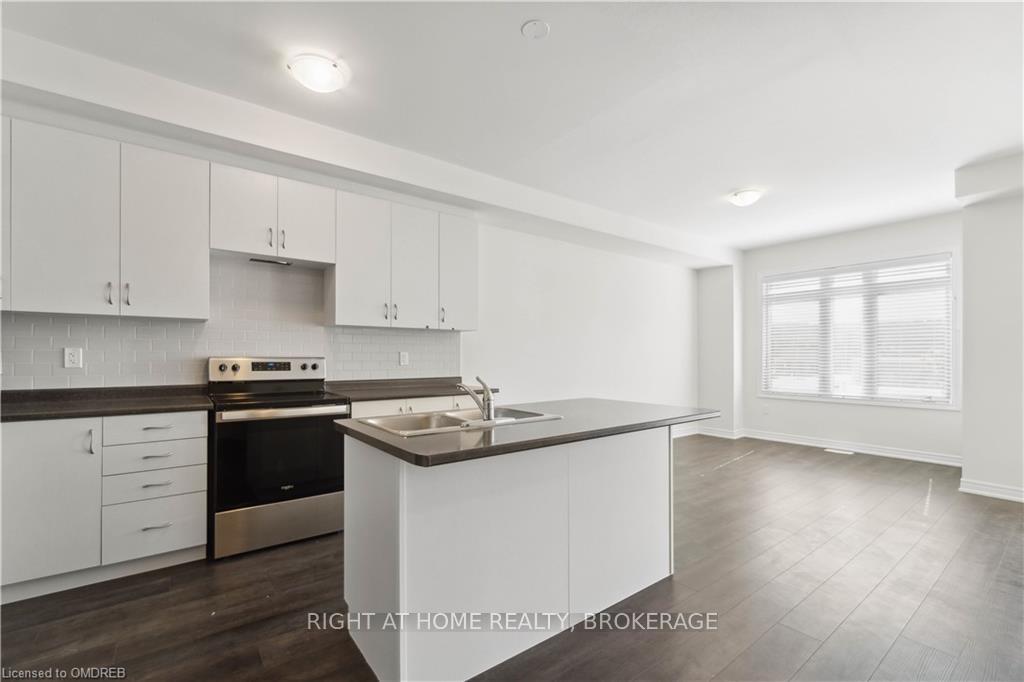 Photo 9 of Unit 8, 40 zinfandel Drive, Hamilton, Fruitland — HOMEH