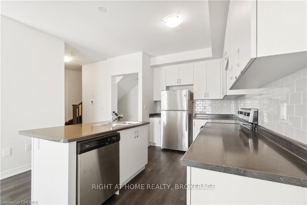 Photo 11 of Unit 8, 40 zinfandel Drive, Hamilton, Fruitland — HOMEH