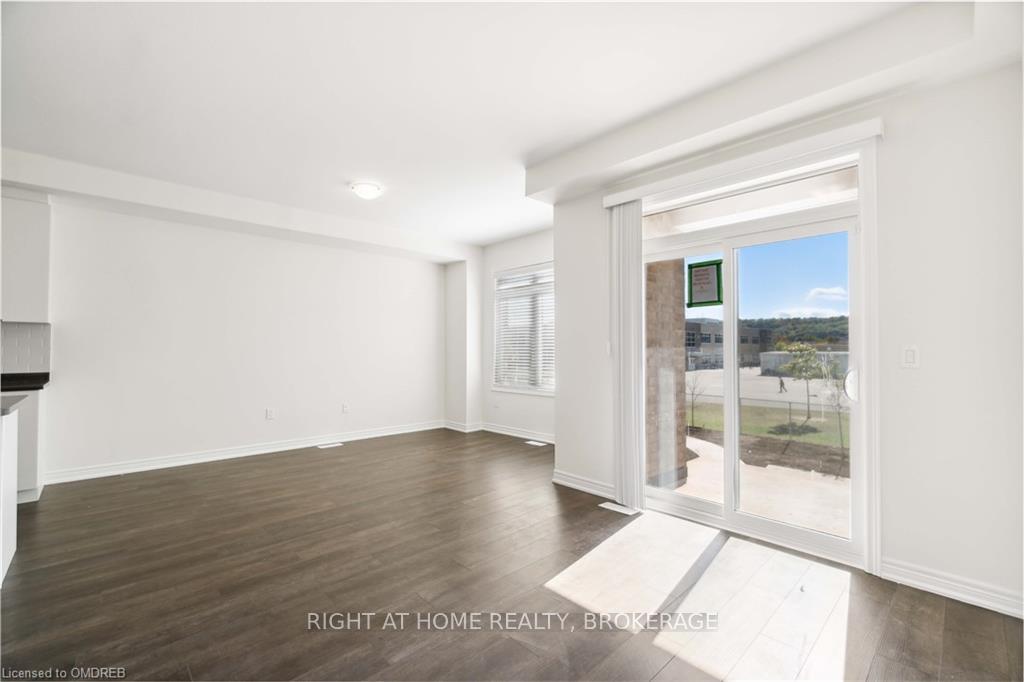 Photo 15 of Unit 8, 40 zinfandel Drive, Hamilton, Fruitland — HOMEH