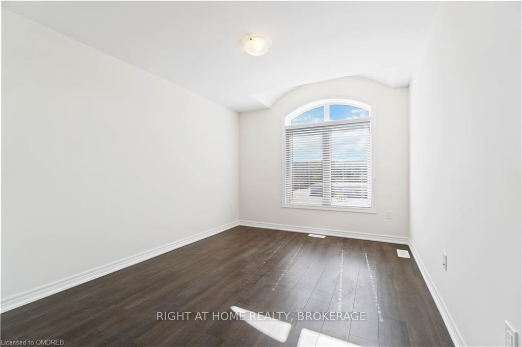 Photo 17 of Unit 8, 40 zinfandel Drive, Hamilton, Fruitland — HOMEH