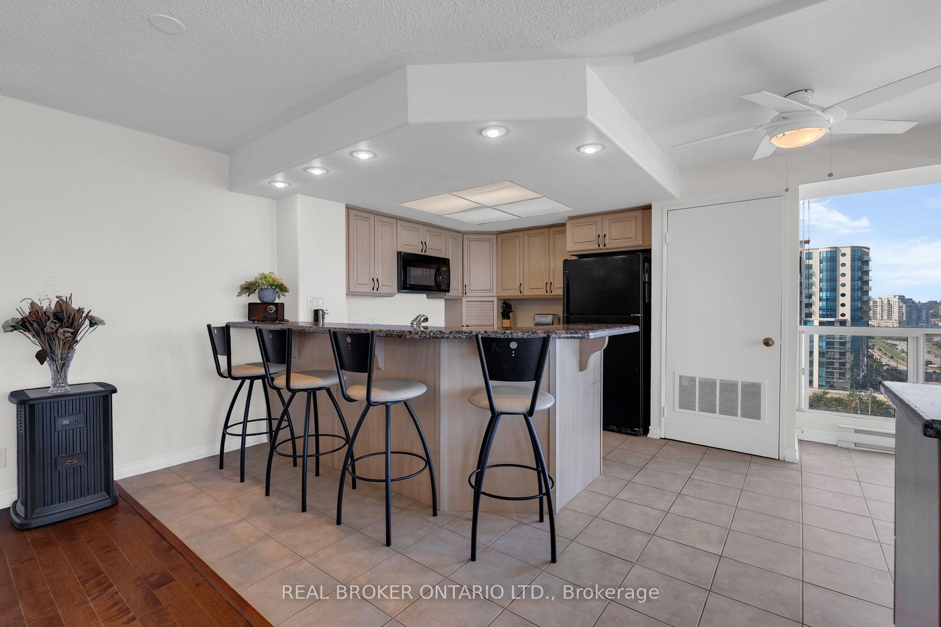 Photo 7 of Unit 903, 65 Ellen Street, Barrie, City Centre — HOMEH