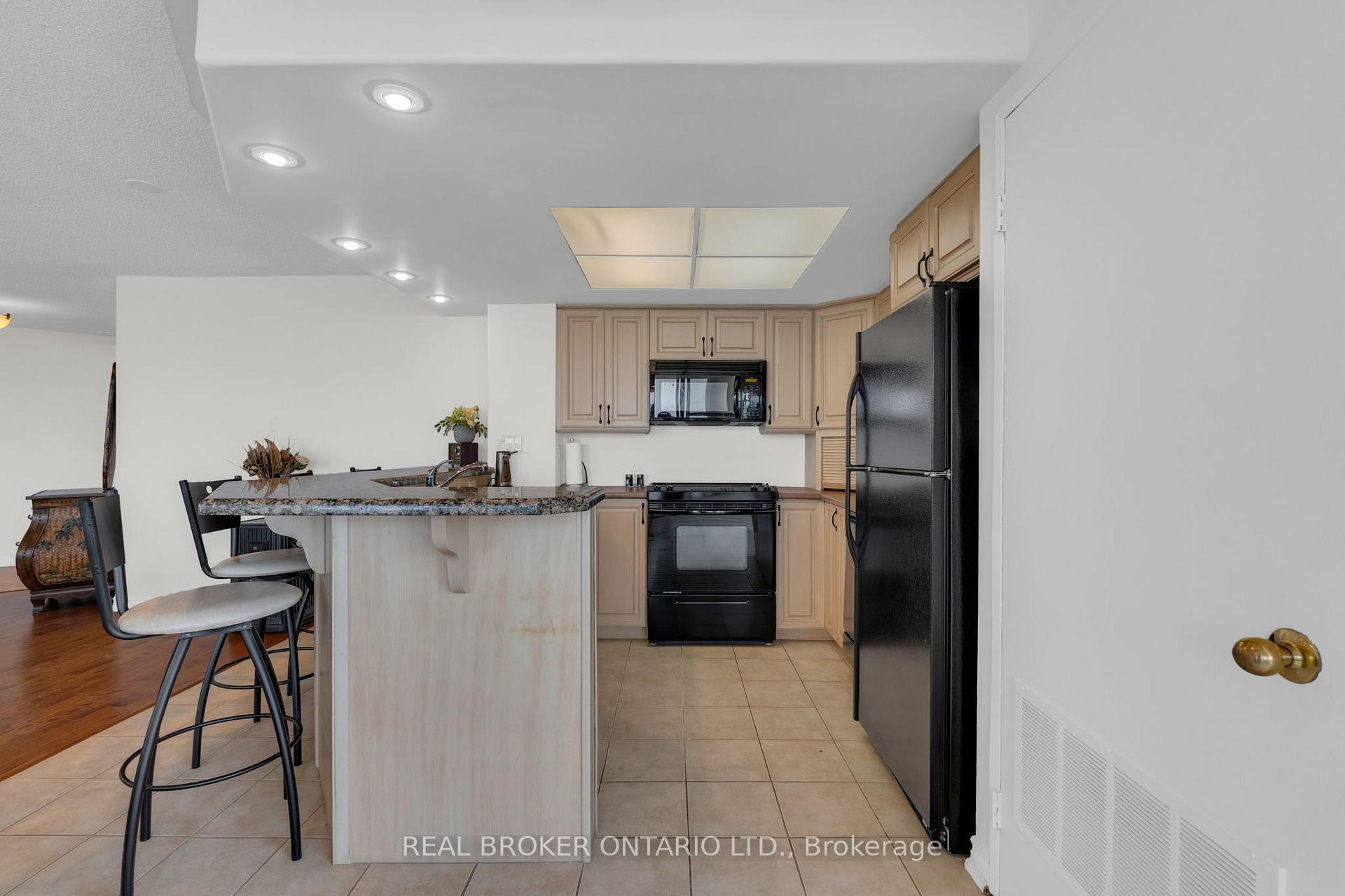 Photo 9 of Unit 903, 65 Ellen Street, Barrie, City Centre — HOMEH