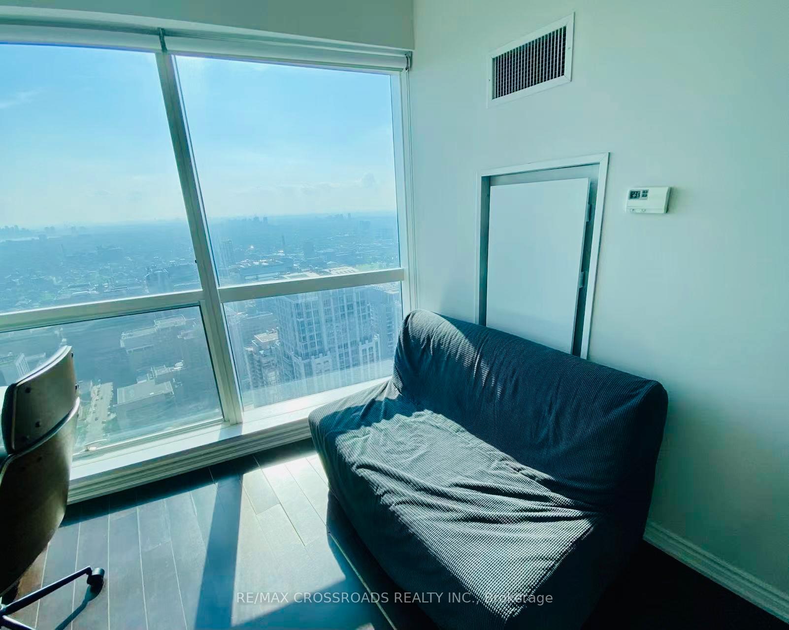 Photo 4 of Unit 5414, 386 Yonge Street, Toronto, Bay Street Corridor — HOMEH