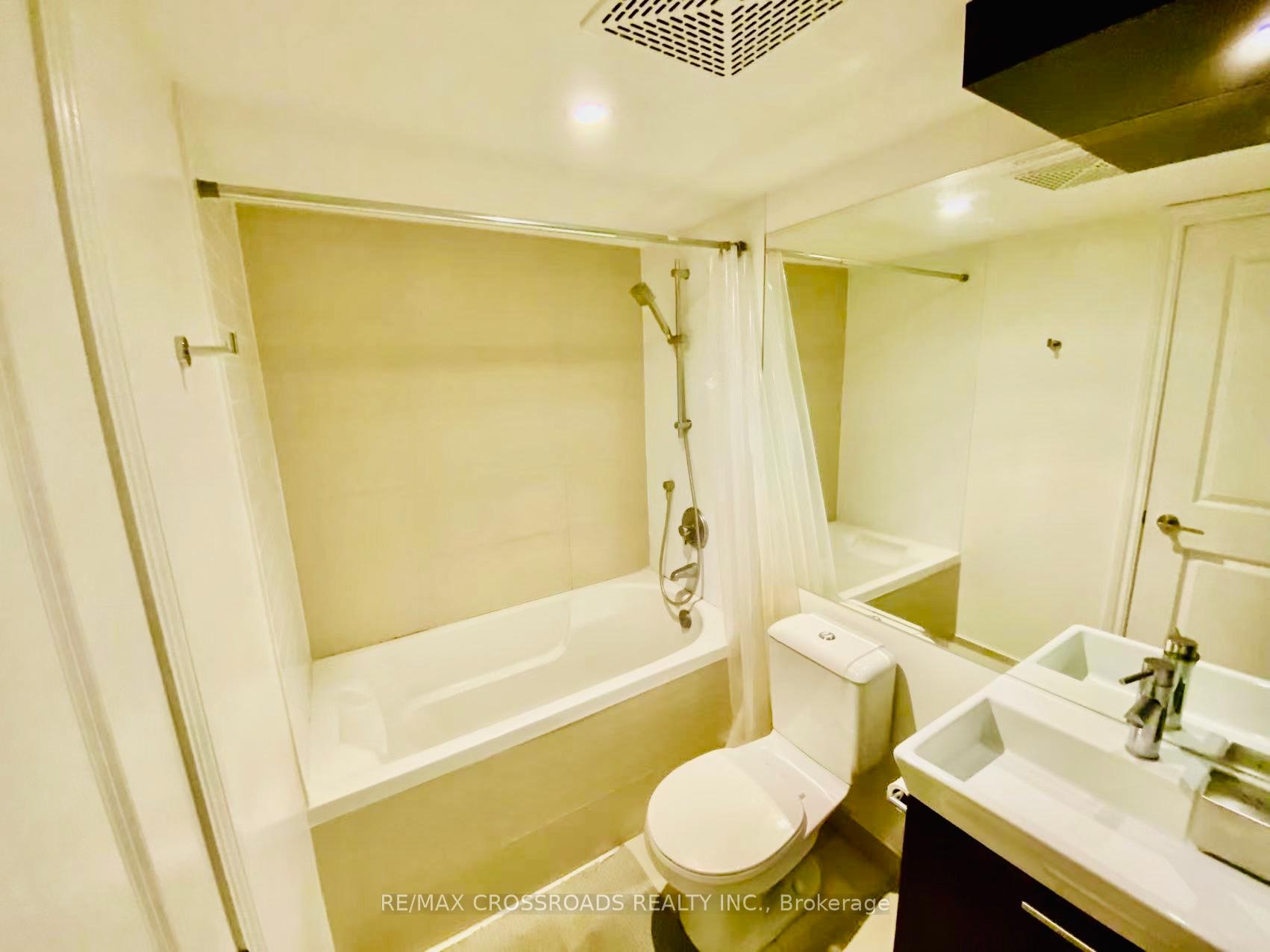 Photo 8 of Unit 5414, 386 Yonge Street, Toronto, Bay Street Corridor — HOMEH