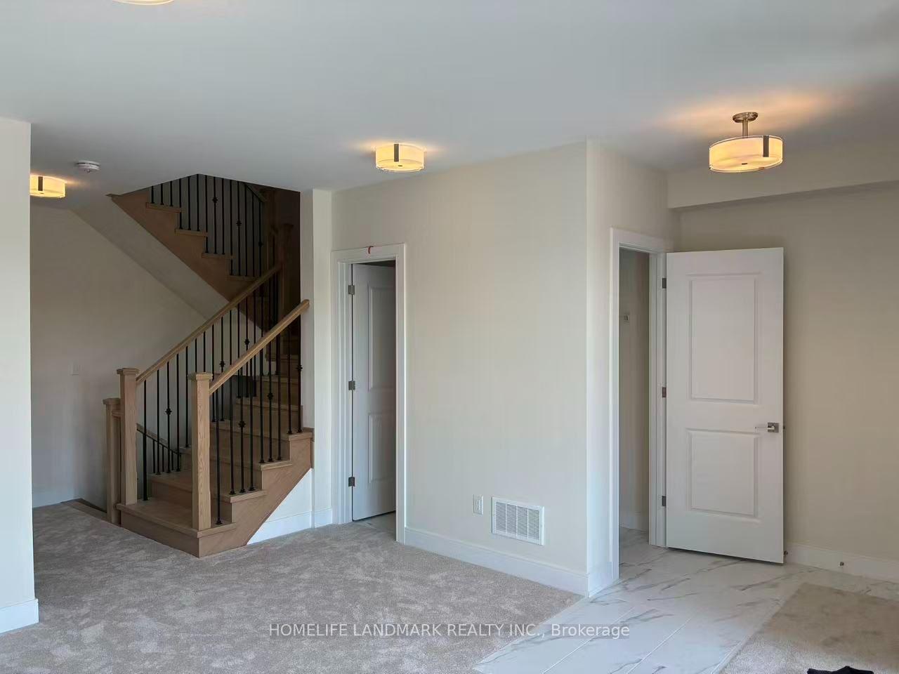 Photo 3 of 471 York Downs Boulevard, Markham, Cachet — HOMEH