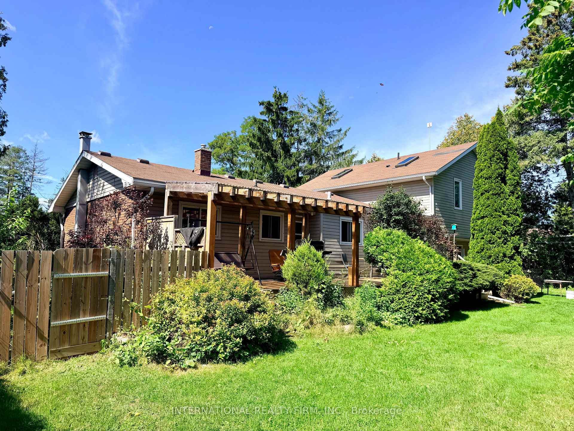 Photo 2 of 2601 Division Street, Hamilton Township, Rural Hamilton — HOMEH