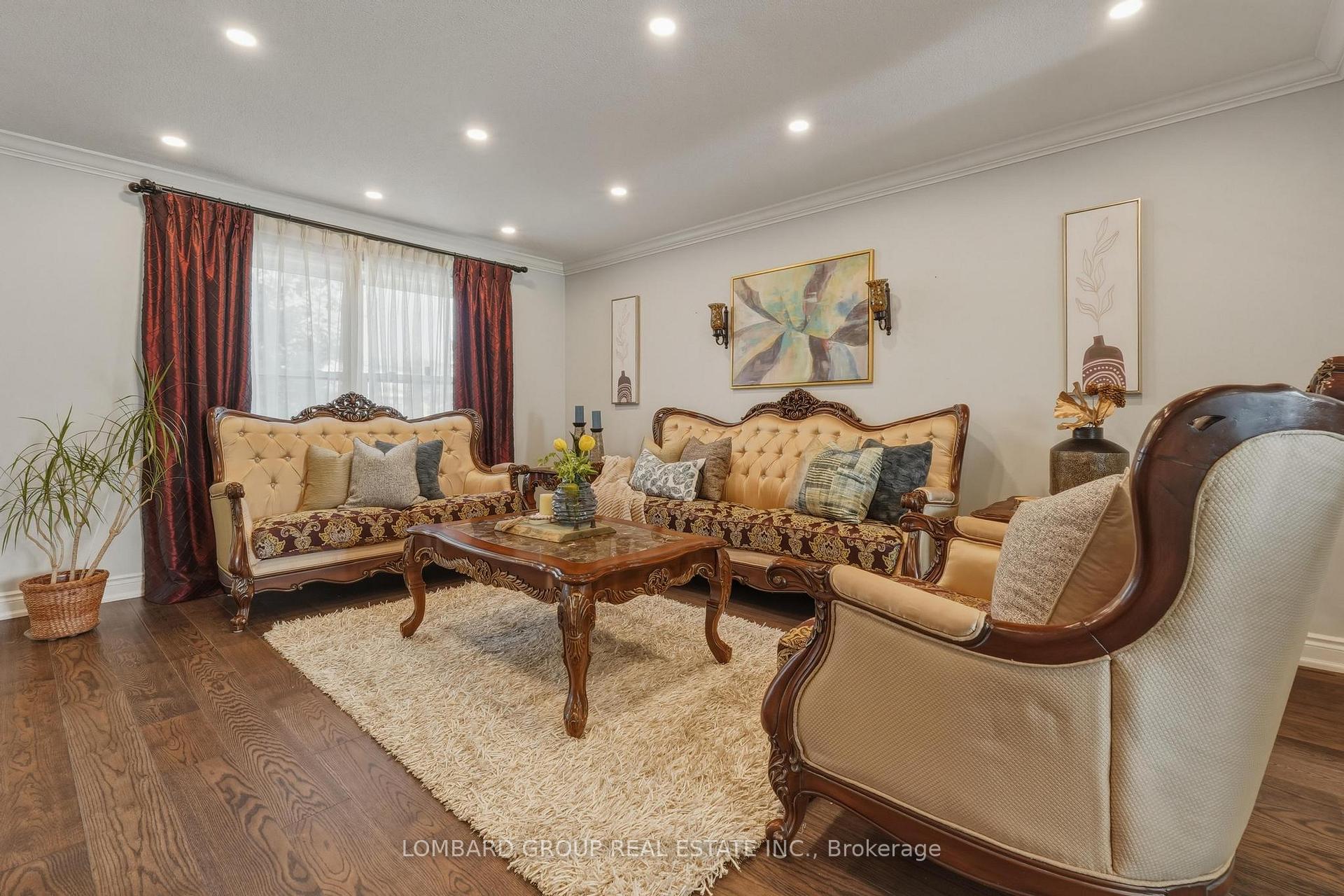 Photo 4 of 10 Whitmore Court, Brampton, Heart Lake West — HOMEH