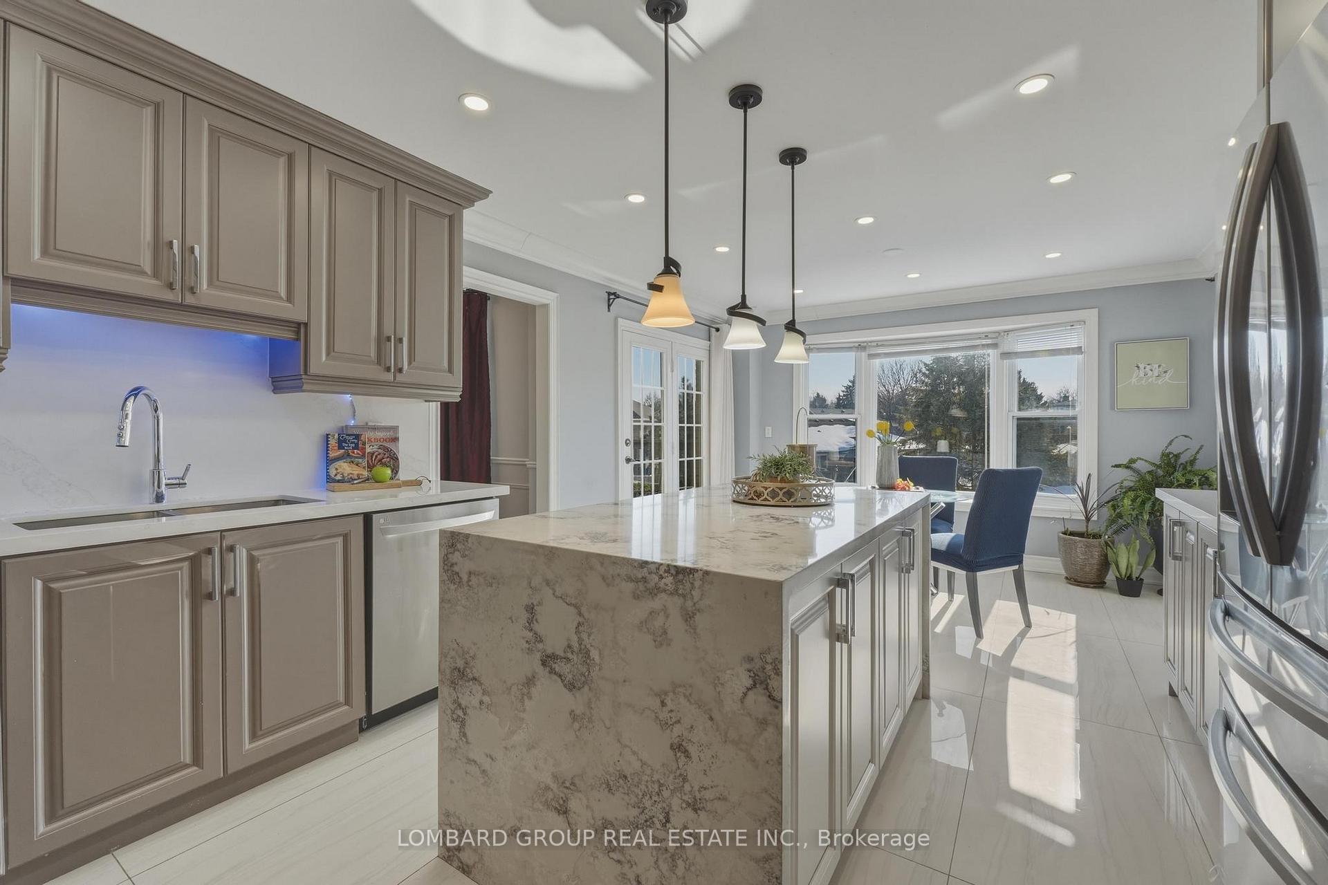 Photo 6 of 10 Whitmore Court, Brampton, Heart Lake West — HOMEH