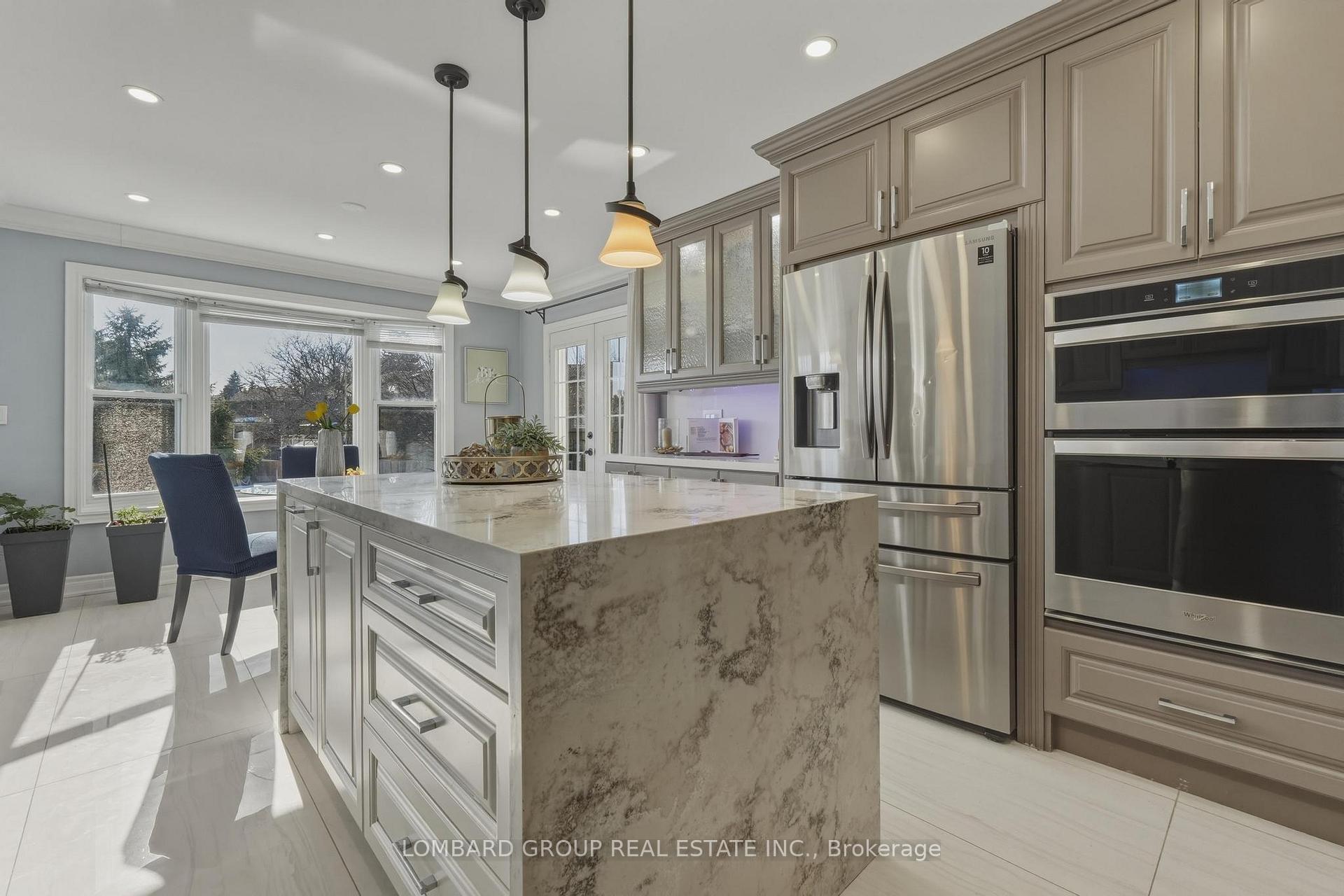 Photo 7 of 10 Whitmore Court, Brampton, Heart Lake West — HOMEH