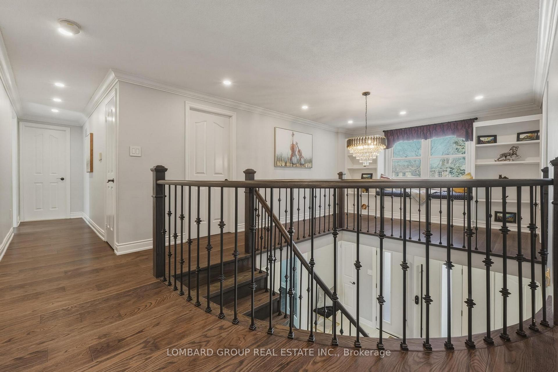 Photo 15 of 10 Whitmore Court, Brampton, Heart Lake West — HOMEH